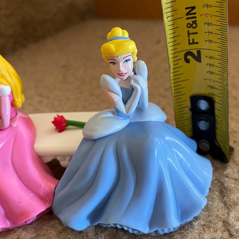 Disney Princess Figurine Set - Aurora and Cinderella - Picture 8 of 8
